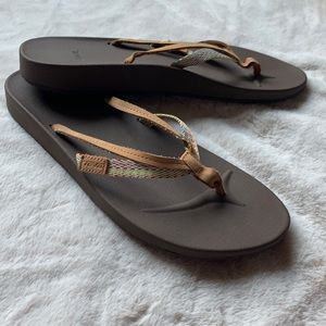 Teva flip flop *Like New*
